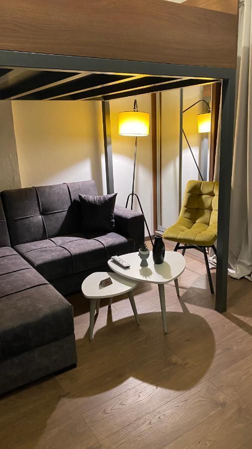 Modern Tiny House In Волос Экстерьер фото